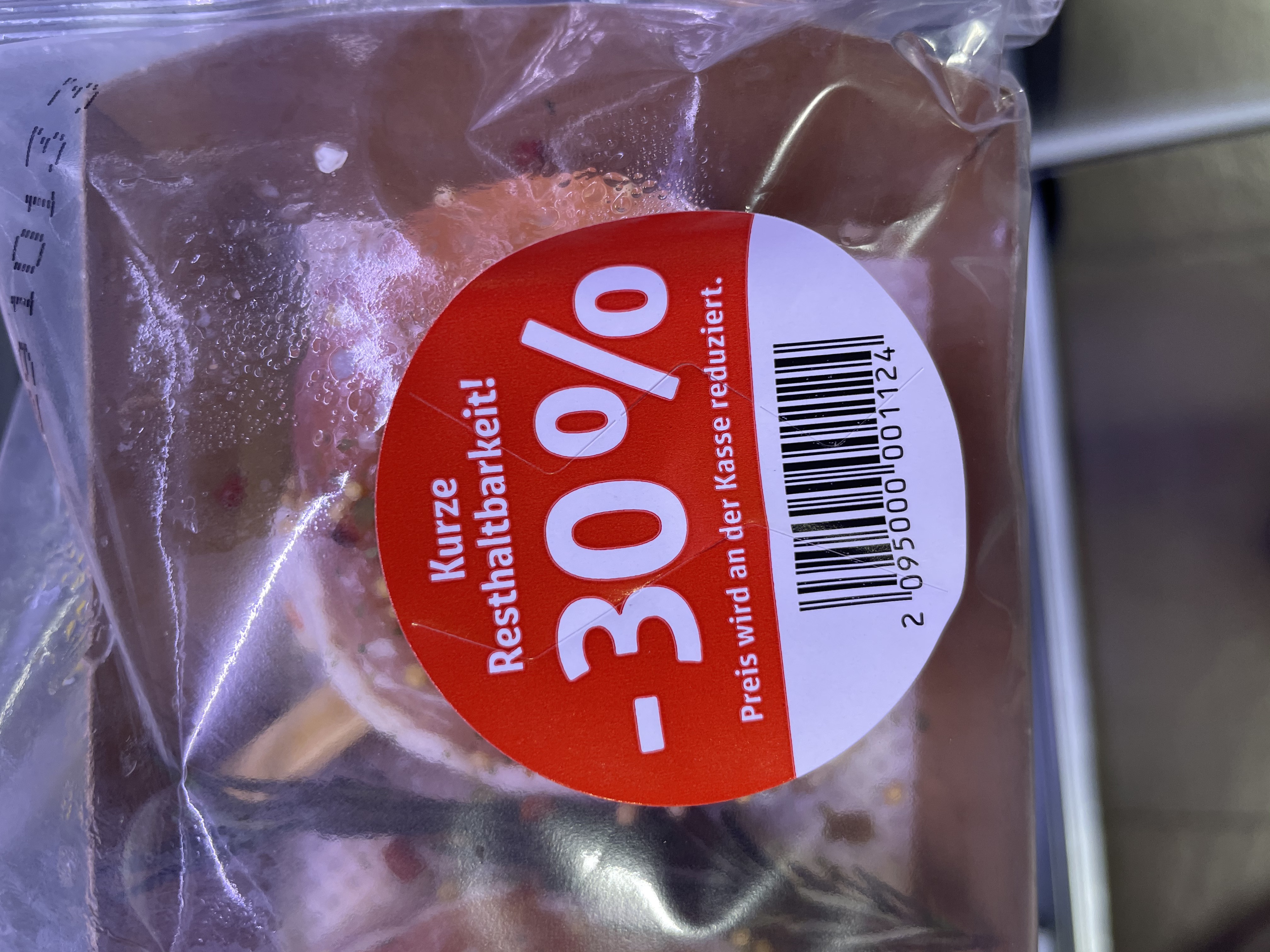 Abgelaufene Lebensmittel: Tonne oder Teller?